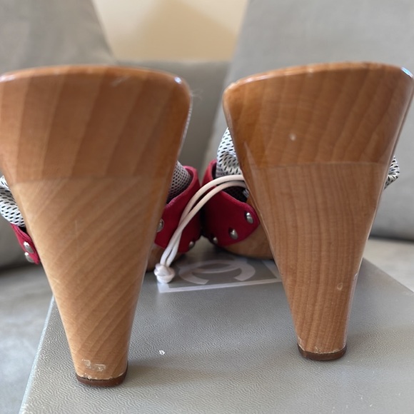 Authentic CHANEL mules. - Picture 5 of 7